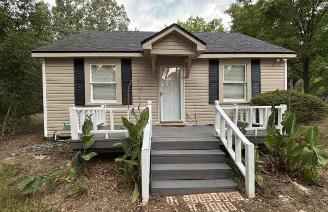 **CHARMING 2/1 BENTON HOME** photos photos
