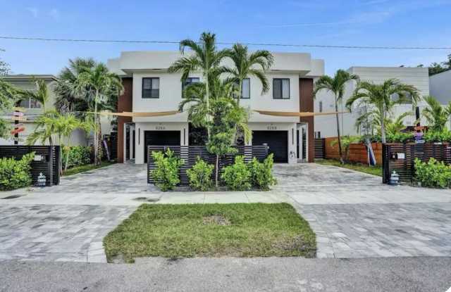 828 SW 16th st photos photos