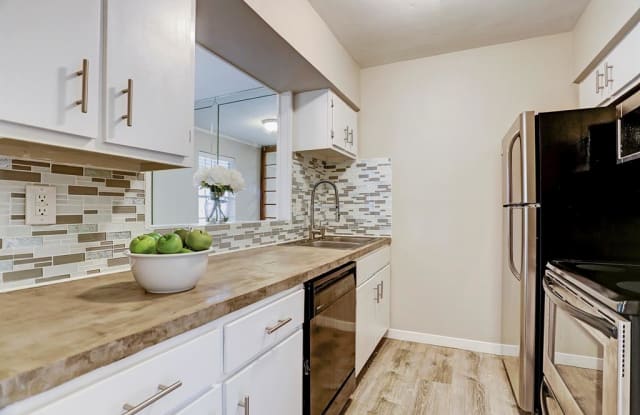9009 Gaylord Drive - 9009 Gaylord Drive, Hedwig Village, TX 77024