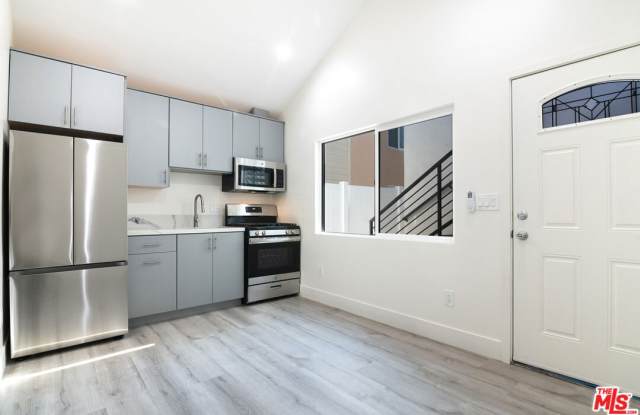 1327 23rd St - 1327 23rd Street, Santa Monica, CA 90404