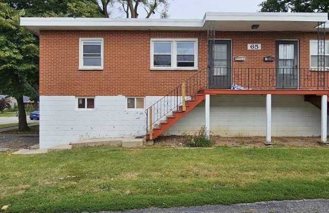 65 N Aldine Street unit: 2 photos photos