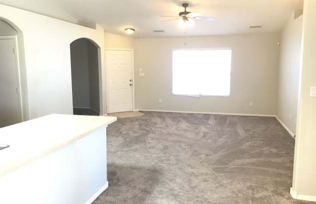 832 Sandy Dr NW Gallery 4