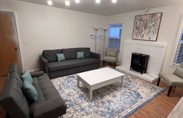 3126 Crestview Ct Gallery 4