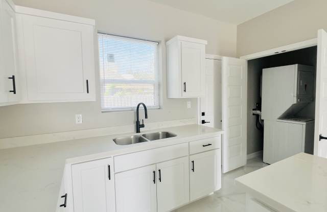 1300 Hummingbird Court Gallery 3