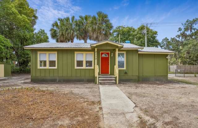 2113 Silverlake Dr photos photos