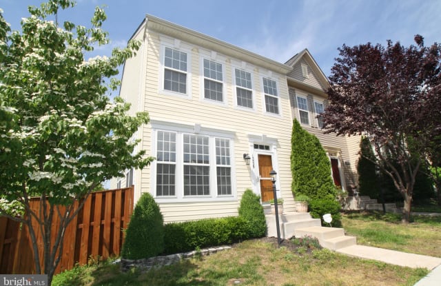 15329 ELIZABETH BURBAGE LOOP - 15329 Elizabeth Burbage Loop, Neabsco, VA 22191