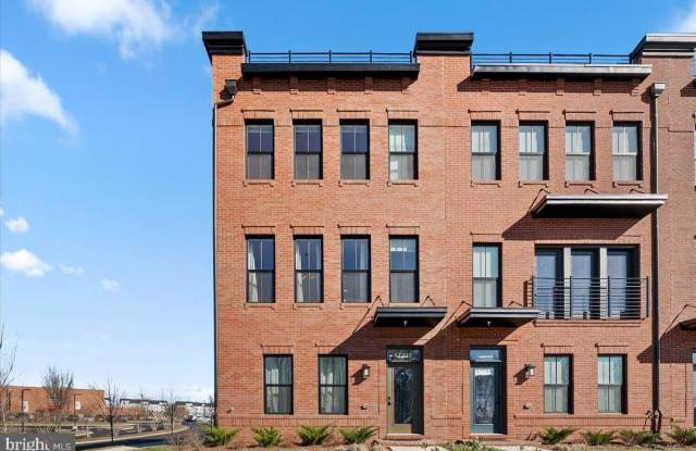 42203 JOUSTING Terrace - 42203 Jousting Terrace, Brambleton, VA 20148