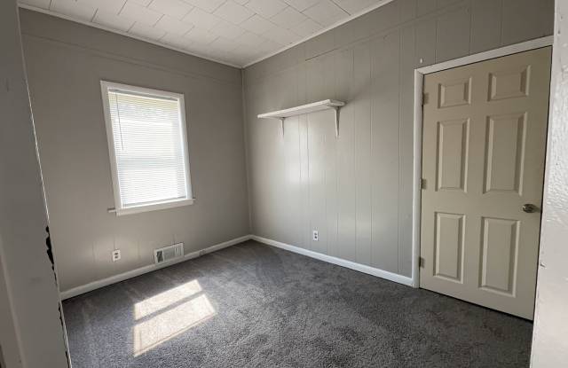 1521 &amp; 1521 1/2 E Kirby Ave (AARC Management, LLC) Gallery 4