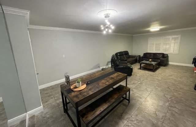 136 Northeast 19th Court photos photos