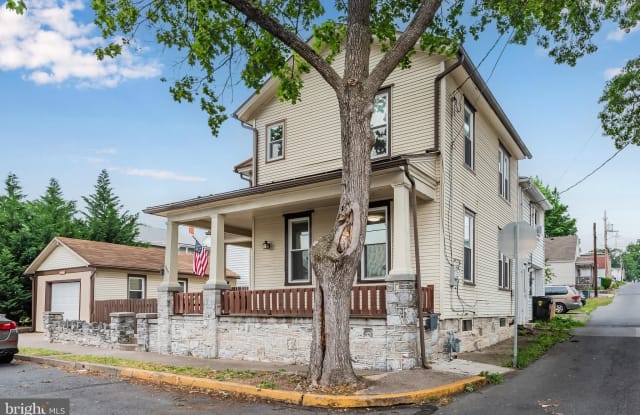 2908 ELM STREET - 2908 Elm Street, Penbrook, PA 17103