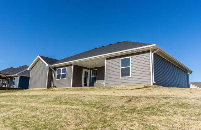 Lovely home for rent in established neigborhood Gallery 4