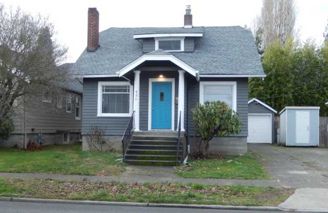 Newly Updated 3 Bedroom Home Near UPS and Desirable 6th Ave Business District photos photos
