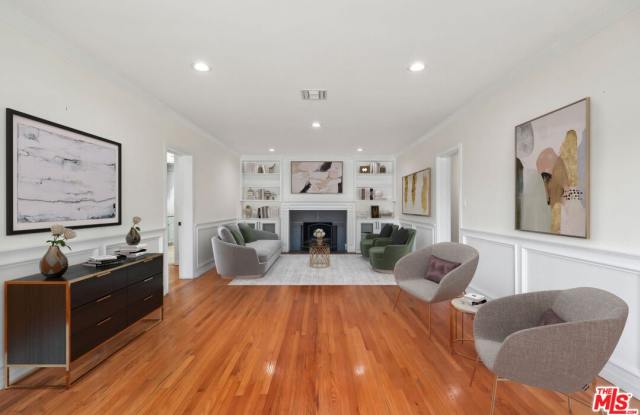 4937 Nagle Ave Gallery 4