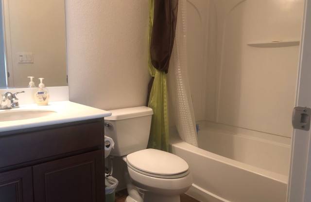 1620 Sagebrush Ct. Unit 184 Gallery 3