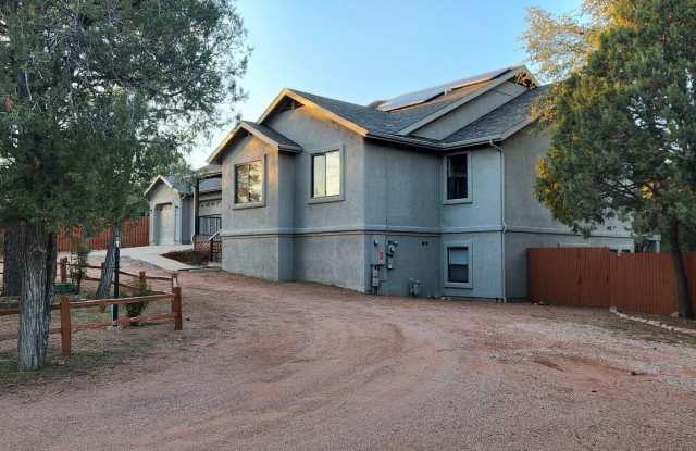 Modern Home with Huge Yard photos photos