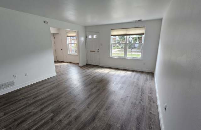 2073 Harbour Dr Gallery 1