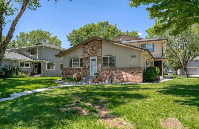 Charming 2 bedroom unit in Sparks photos photos