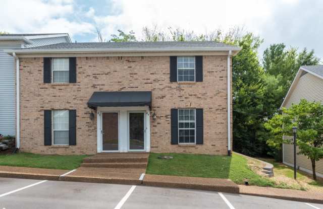 200 N Royal Oaks Blvd - 200 North Royal Oaks Boulevard, Franklin, TN 37067