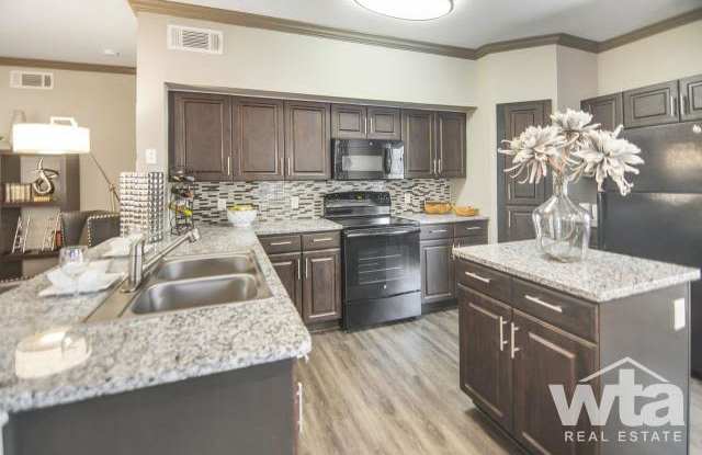 7655 N FM 620 - 7655 North FM 620, Austin, TX 78726