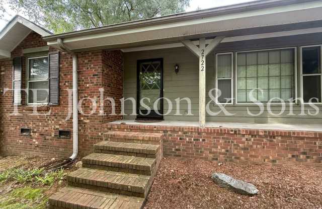 Spacious One Level Home with Den, Granite Kitchen Island, and 2 Car Carport Gallery 3