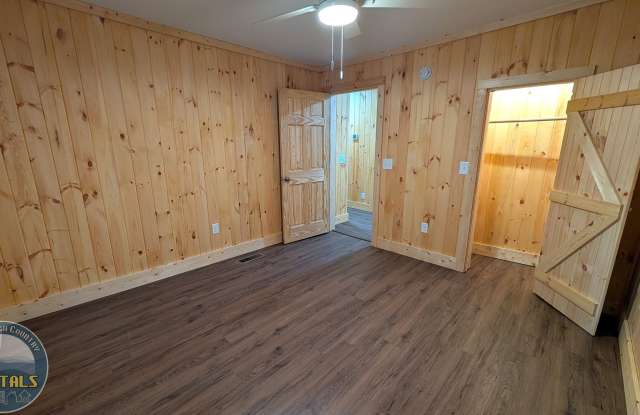 Available Now: House on AppleCart Stop! Gallery 4