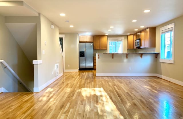 313 27th Ave S - 313 27th Avenue South, Seattle, WA 98144