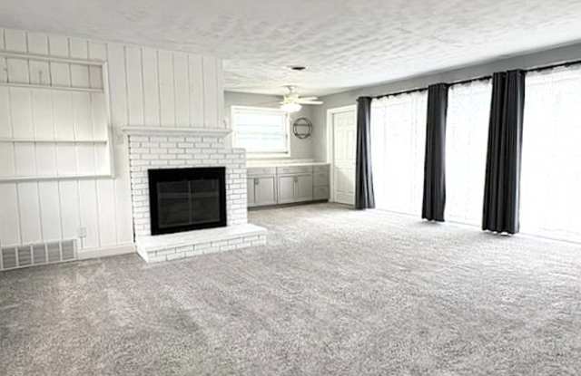 Cozy 3 Bedroom Beachside Home! Gallery 3