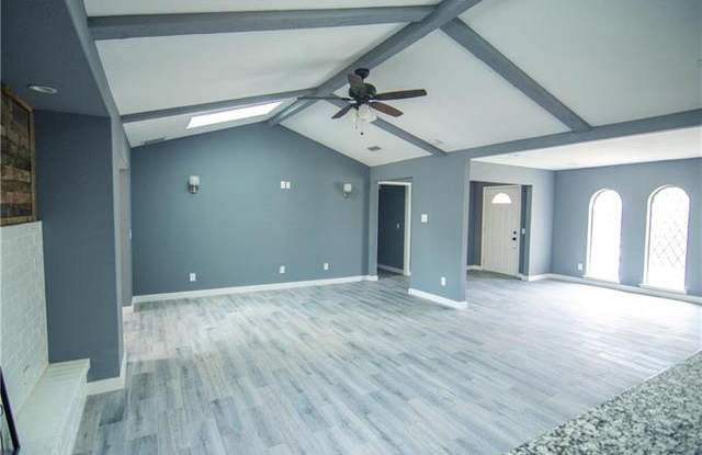 2029 Northcrest Drive Gallery 4