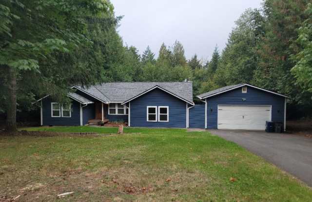 3 Bedroom Home in Seabeck Heights! - 7247 Columbine Place Northwest, Kitsap County, WA 98312