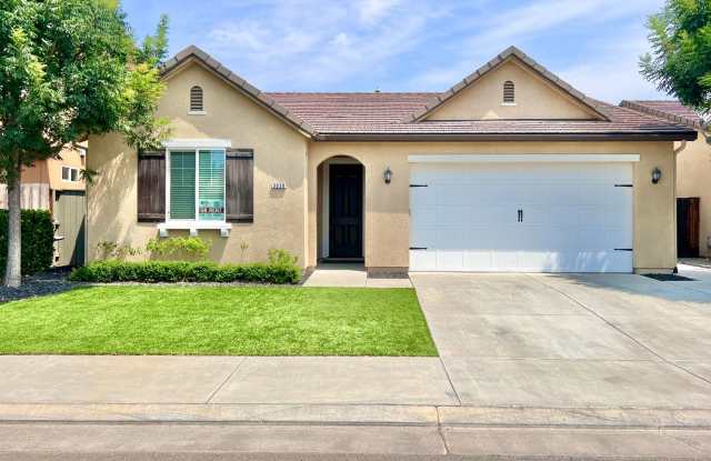 $2,350 Bullard  Locan, 3 bedroom - Wrenwood Ave, Clovis photos photos