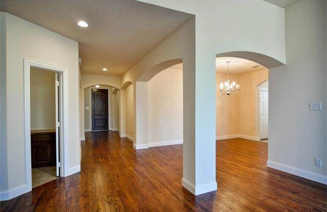 8200 Saint Clair Drive Gallery 3