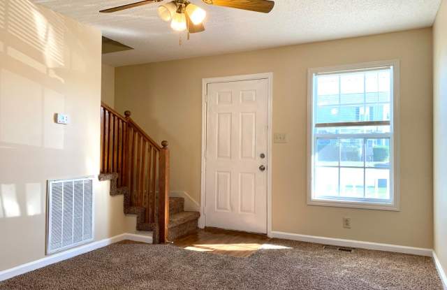 819 Flyer Ct Gallery 3