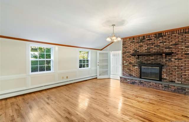 953 Ripley Lane Gallery 2