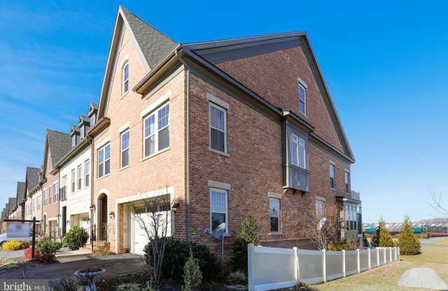 11200 TERRACE LANE Gallery 2