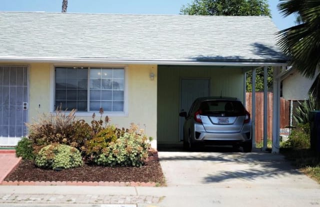 418 West Redondo Drive - 418 West Redondo Drive, Oceanside, CA 92057