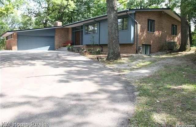 1327 LONE PINE Road photos photos