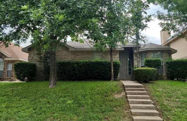 1710 Straus Road - 1710 Straus Road, Cedar Hill, TX 75104