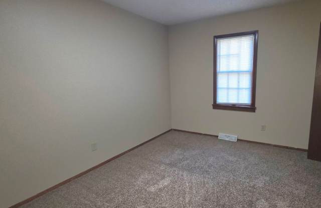 3 Bedrooms 2 Full Baths In Southwest Springfield! $1395 Gallery 3