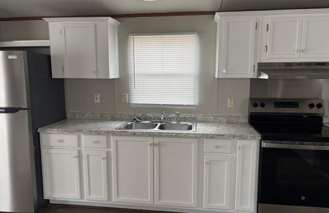 200 South Road - 200 South Road, Thomasville, NC 27262