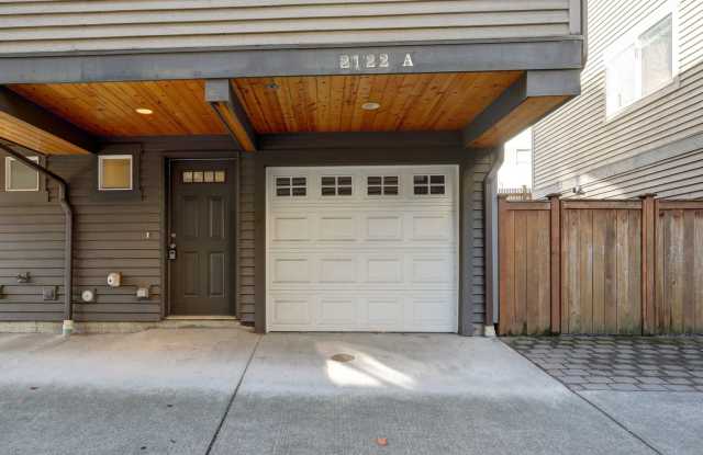 Northgate 3 Bedroom Townhouse in the Perfect Location! Gallery 3
