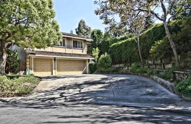 Lovely spacious home, dual levels, Cupertino Schools, beautiful pool, cul de sac location, EASY commute! - 1286 Saint Mark Court, Los Altos, CA 94024