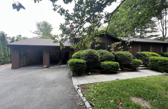 1040 Daniels Farm Road - 1040 Daniels Farm Road, Trumbull, CT 06611