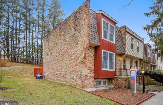 528 MEADOW HALL DRIVE - 528 Meadow Hall Drive, Rockville, MD 20851