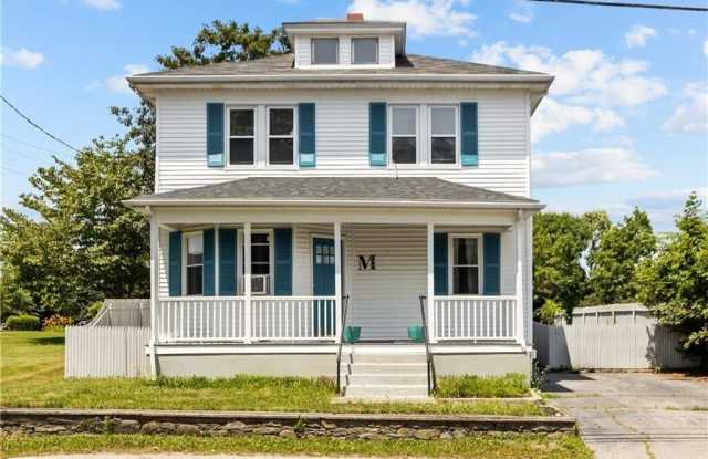 291 Maple Avenue unit: 2 - 291 Maple Avenue, Bristol County, RI 02806