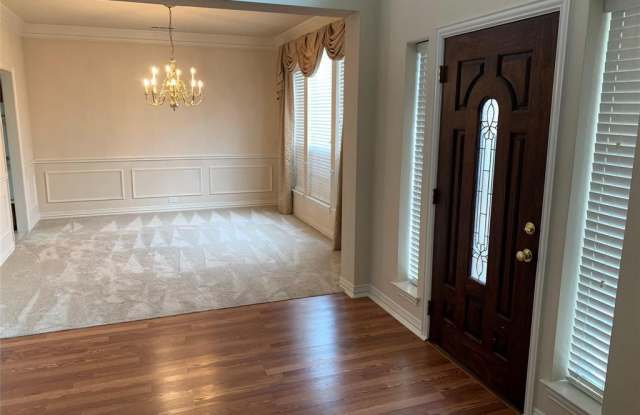 602 Glen Hollow Drive Gallery 2