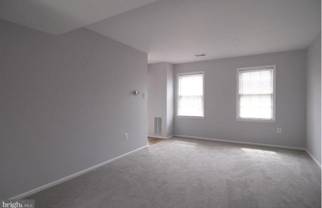 4 CHANTILLY Court Gallery 3