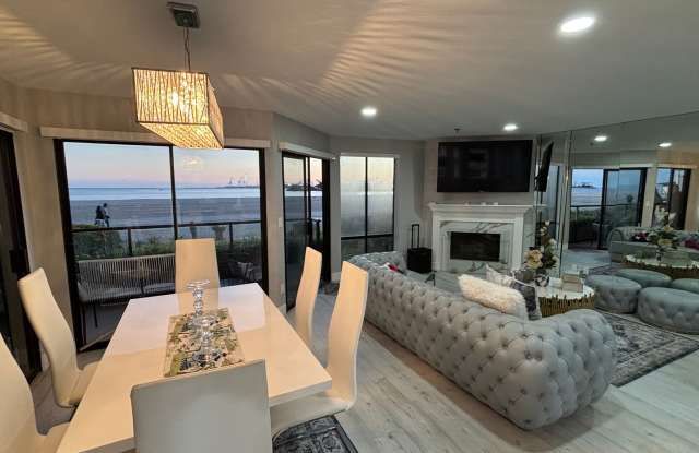 Elegant 2-Bedroom with Ocean Views & Bike Path Access photos photos