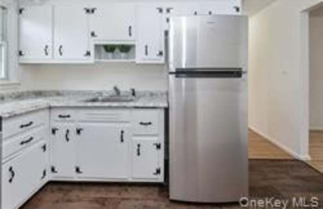 176 Nassau Boulevard Gallery 3