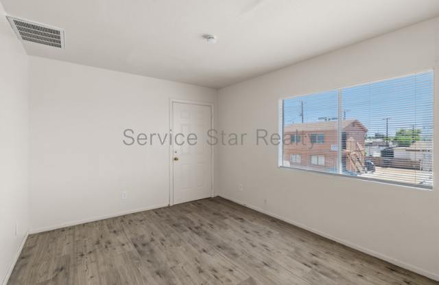2222 E Pueblo Ave Gallery 3