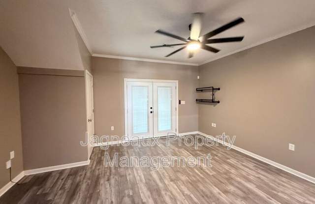 1709 Ethel St. Gallery 2